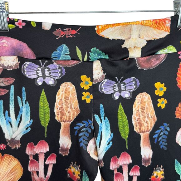 Society 6 Black with large print colorful mushroom Leggings Size XL - Picture 6 of 14
